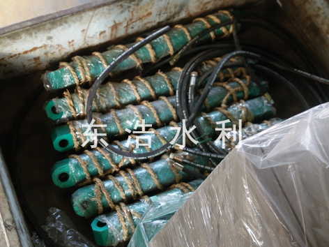 液压启闭��?.jpg 液压启闭��?.jpg