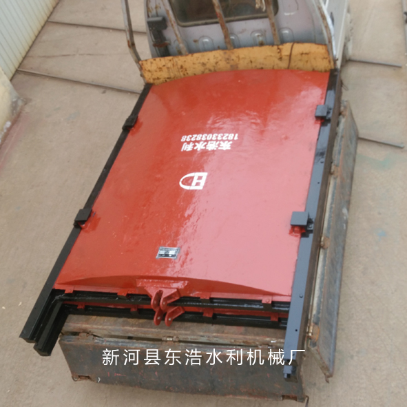 1.5m铸铁闸门.jpg 1.5m铸铁闸门.jpg