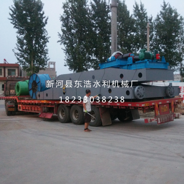 8m钢闸门发��?.jpg 8m钢闸门发��?.jpg