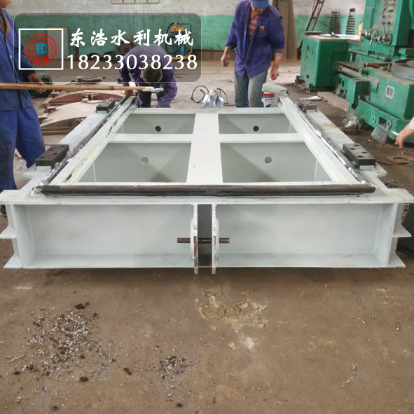 钢闸��?橡胶安装.jpg 钢闸��?橡胶安装.jpg